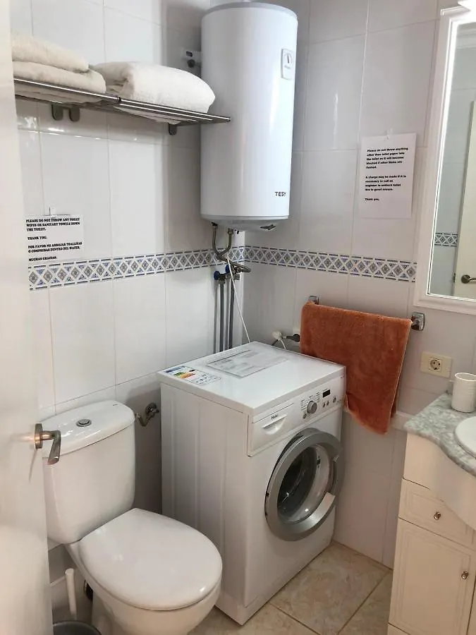 Sunny Apartment Near The Beach With Wifi, Balcony And Pool Los Cristianos