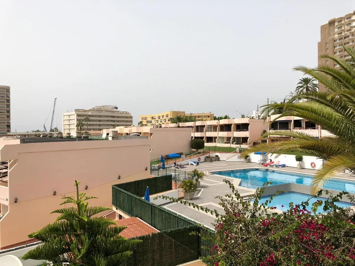 Kontakt z Sunny Apartment Near The Beach With Wifi, Balcony And Pool