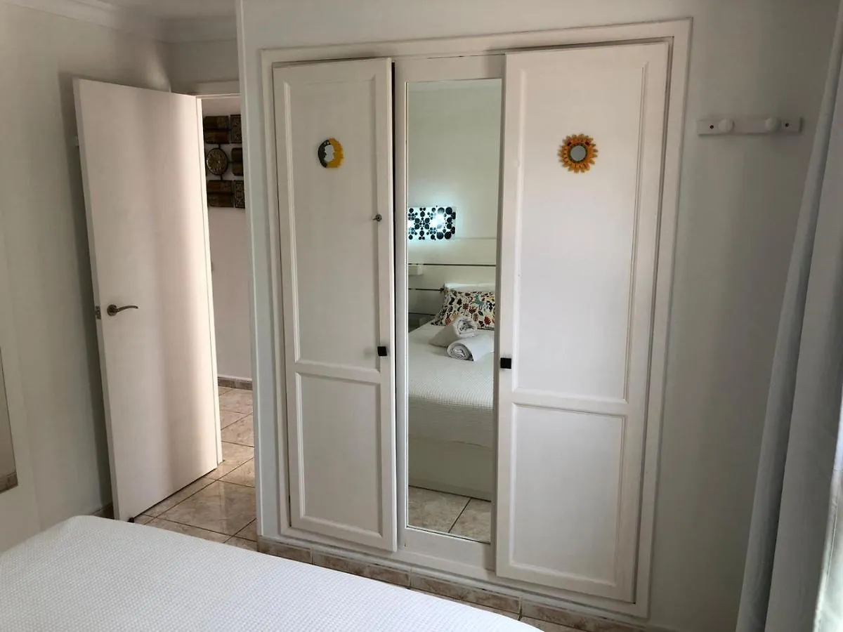 Sunny Apartment Near The Beach With Wifi, Balcony And Pool Los Cristianos  Hiszpania