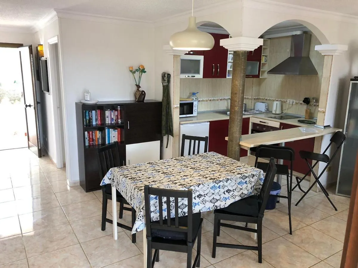 Sunny Apartment Near The Beach With Wifi, Balcony And Pool Los Cristianos  0*, Los Cristianos (Tenerife) Hiszpania
