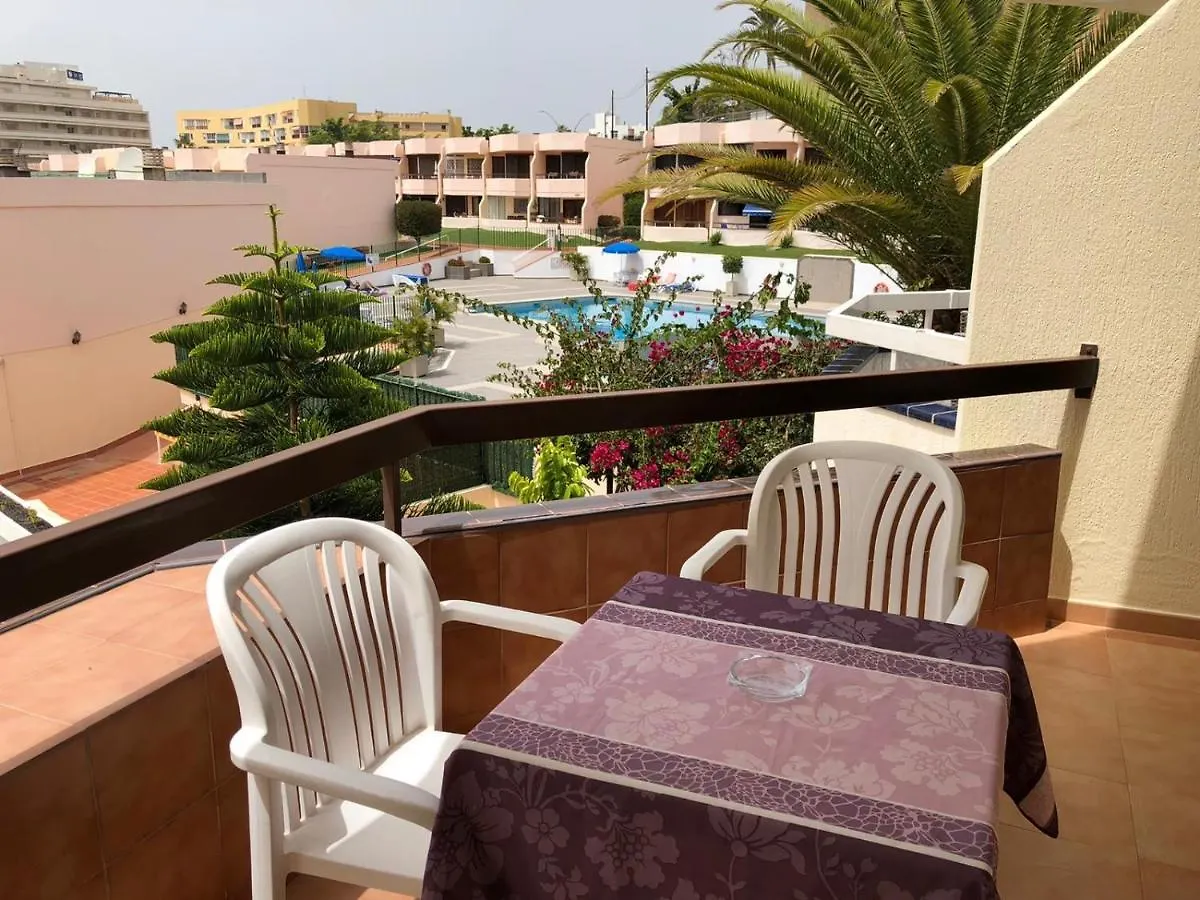 Sunny Apartment Near The Beach With Wifi, Balcony And Pool Los Cristianos  Spagna