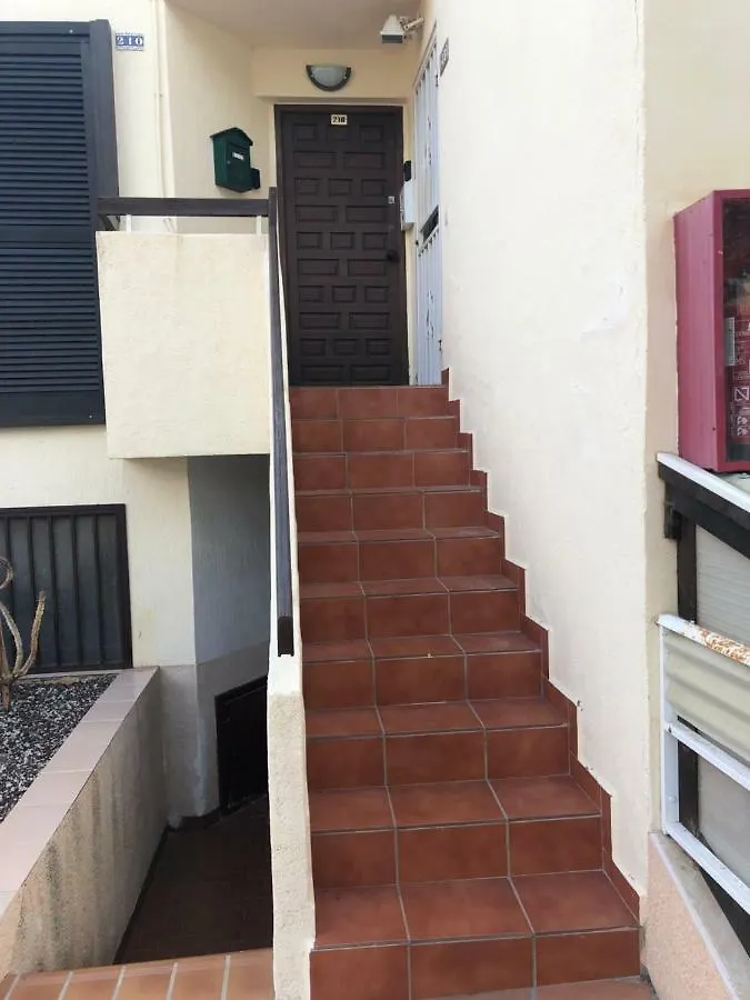 Sunny Apartment Near The Beach With Wifi, Balcony And Pool Los Cristianos  0*, Los Cristianos (Tenerife)